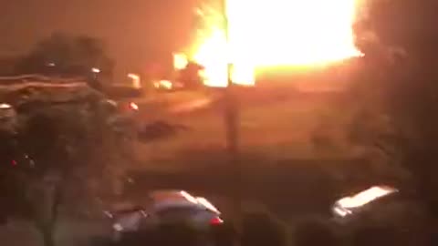 Big explosion is registered in gas station in Brazil