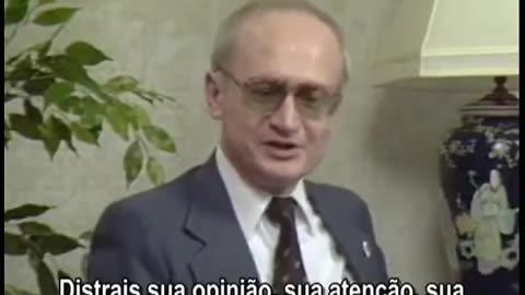 Yuri Bezmenov, ex-KGB, expõe as Táticas da Subversão Comunista (completo e legendado)