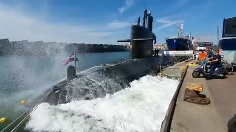 A Submarine Farts