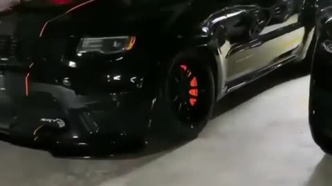 Black Jeep Grand Cherokee Drops A Gear And Disappears