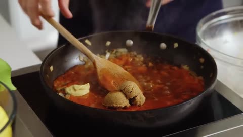 Sprinkle a little cooked sesame seeds for garnish