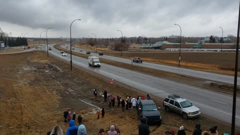 Freedom Convoy 2022 Passing Southridge Dr Overpass in Medicine Hat part 1