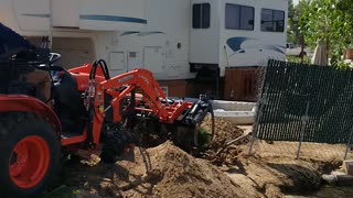 Kubota B2301 Landpride Grapple Action Part 2