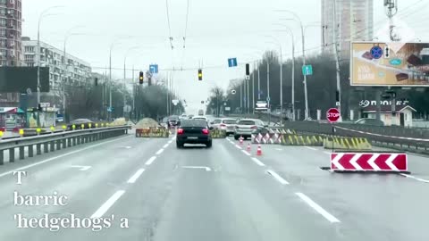 Ukrainians assemble anti-tank barricades as Kyiv braces for Russian onslaught | Russia-Ukraine war