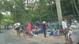 migrantes en el parque del agua en Bucaramanga