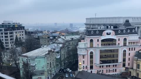 NOW - Air raid sirens are going off in #Kyiv, Ukraine's capital.