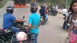 Informales bloquearon paso vial en el norte de Bucaramanga