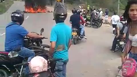 Informales bloquearon paso vial en el norte de Bucaramanga