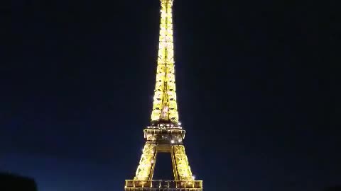 The night of the Eiffel Tower in Paris