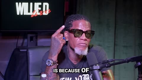 DL Hughley Talks About The Power of Self-Reflection