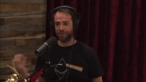 CEO of Minds, Bill Ottman, tells Joe Rogan: “90% of the apps on Google Play are spyware”