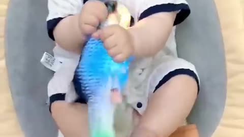 Cute Chinese baby's video short / adorable baby playing 😍