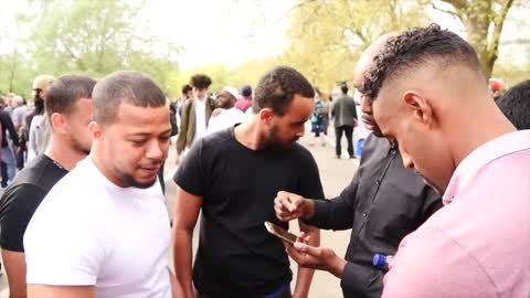 Islam says to hug non-muslims Speakers Corner