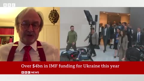 IMF approves $900m loan payment for Ukraine - BBC News