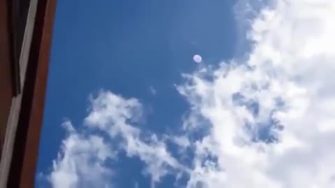 Interdimensional UFO caught on camera