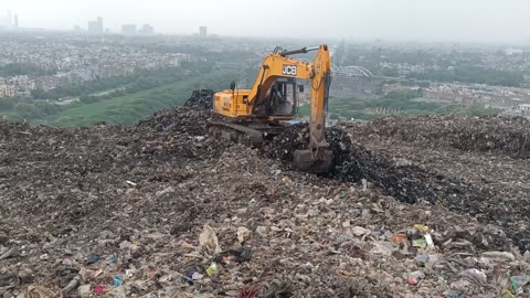 JCB EXCIVATOR MACHINE WORKING ON rumble