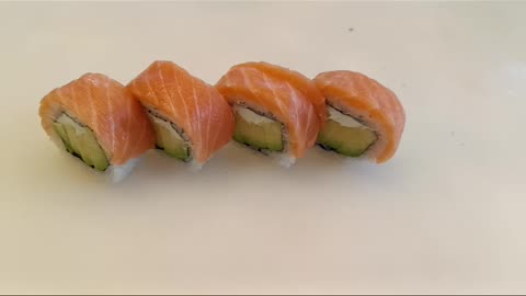 Uromak Salmon Avocado