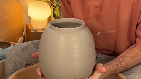 Another try with 10lbs of clay #pottery #asmr #satisfying.mp4