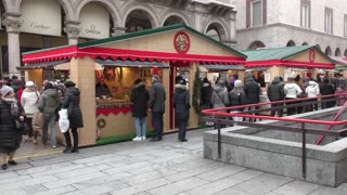 NATALE IN DUOMO A MILANO, TRA ALBERI DI NATALE E PISTE DI PATTINAGGIO