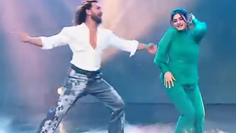 - Mind Blowing Dance Performance ! 🖤🥀 Indian song with Dance 💃