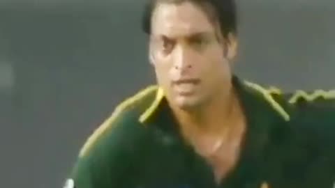 Shoaib Akhtar ke fan samni ajawo