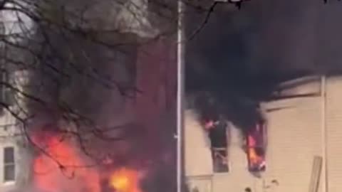 1 dead, 8 hurt in Bronx apartment building explosion, fire