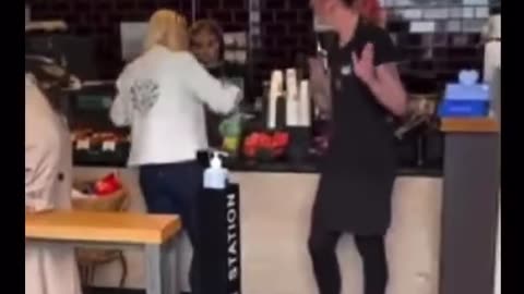 Transgender Starbucks Employee loses it 😯🙄