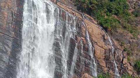 Beautiful Falls Of India