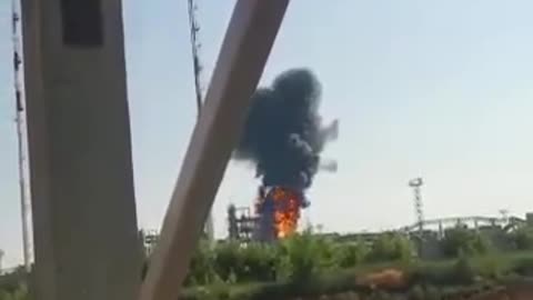 Footage of a Ukrainian UAV kamikaze strike on a Russian oil refinery