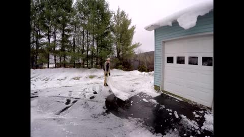 How to easily remove snow and ice from driveway