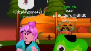 Danced with my favorite Duolingo on roblox