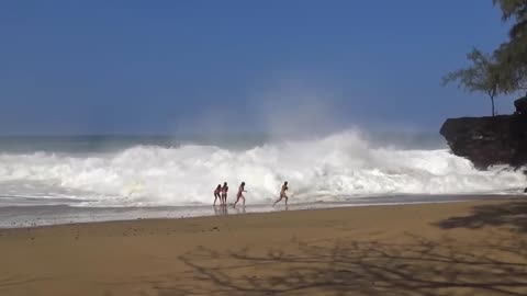 Big Waves at Lumahai Beach in Kauai-Reef Guardians Hawaii
