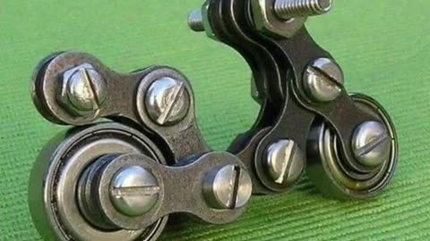 A chain design for car repairmen