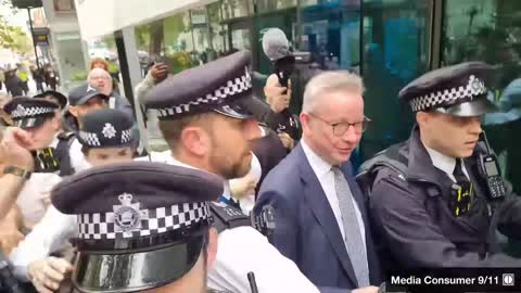 UK: Globalist puppet minister Michael Gove finds it hard to walk the streets alone..