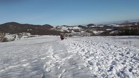 Linea e memoria nella neve