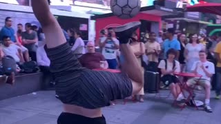 Man Shows Off Insane Skills While Juggling Ball In Times Square