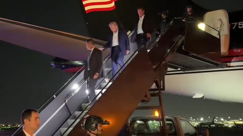 Trump looks to have landed safely back home. 🇺🇸🇺🇸🇺🇸🇺🇸