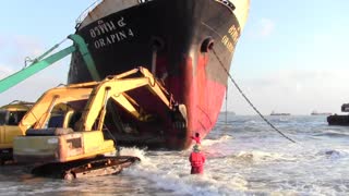 Ran aground oil tanker rescue operation