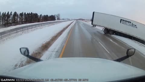 Dash cam, bad drivers, truck crash