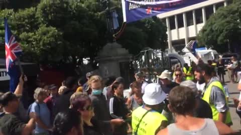 Winston Peters arrives at Parliament Grounds Occupation 2022 February 22 3:22 PM ·