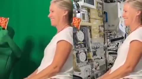 ASTRO-NOT KAREN NYBERG WORKING WITH A GREENSCREEN TO FOOL THE MASSES, LOOK NO GRAVITY !