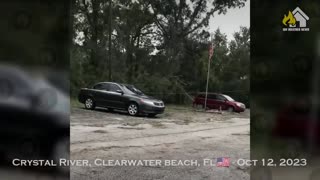 Florida USA destroyed! Super tornado overturns cars and houses in Clearwater