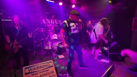 100% Angus A AC/DC Tribute Band "You Shook Me All Night Long" AC/DC Cover