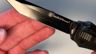 Finger Actuator | Smith & Wesson OTF Knife