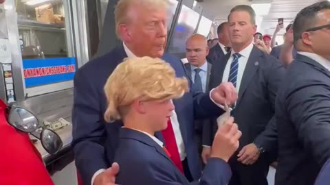 Trump - Child imitating Trump Cries when He Finally Meets Him