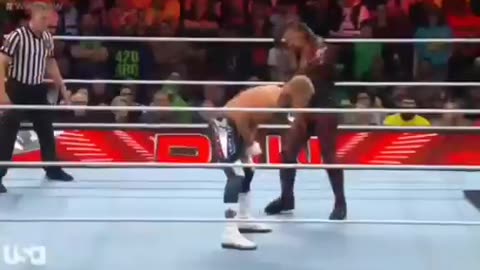 Cody Rhodes vs Sinske Nakamura at raw