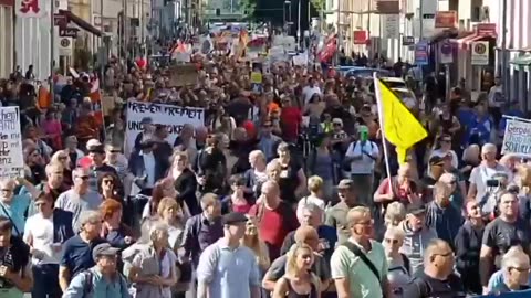 Mass protest in Germany. Against WEF, NWO and asking for Scholz to resign.