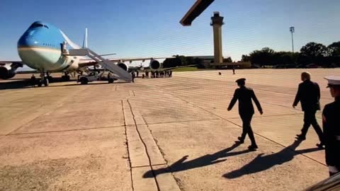 PRESIDENT TRUMP🥇❤️🇺🇸FLY AIRFORCE #ONE💙🇺🇸🛫⭐️🛬