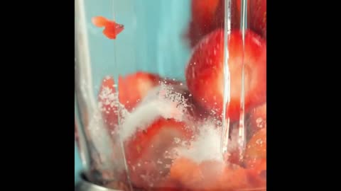 DIY STRAWBERRIES AND BLUEBERRIES POPSICLE STICKS