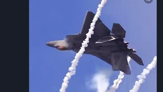 F-22 Raptor showing tactical maneuvers!